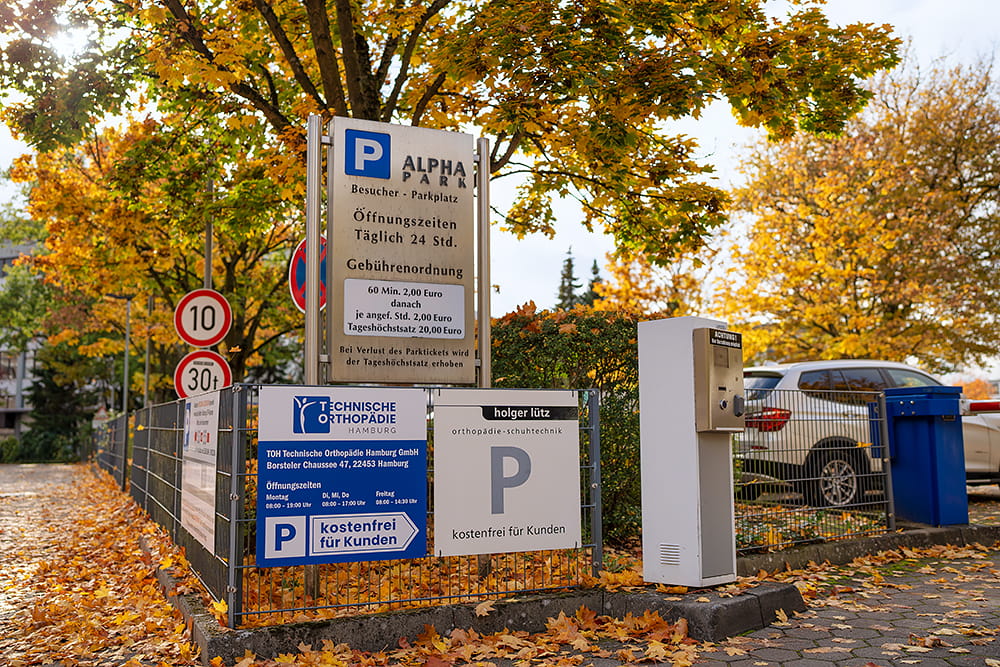 Die Einfahrt der TOH Technische Orthopädie Hamburg GmbH.